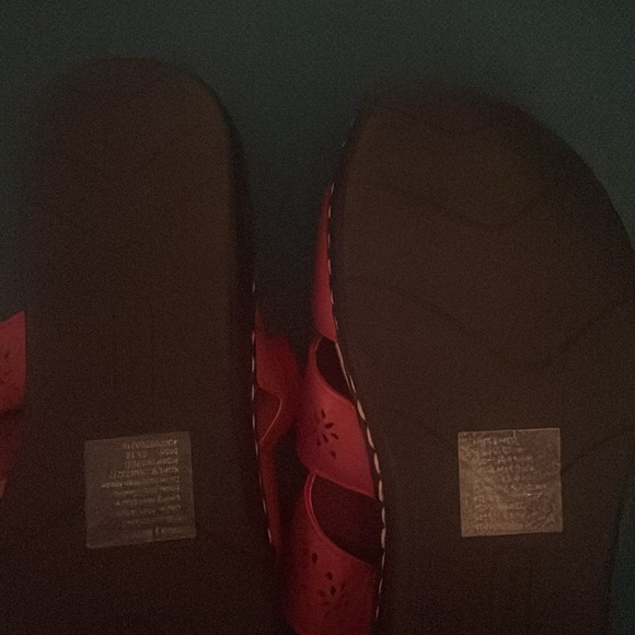 Red sandals - Picture 7 of 9